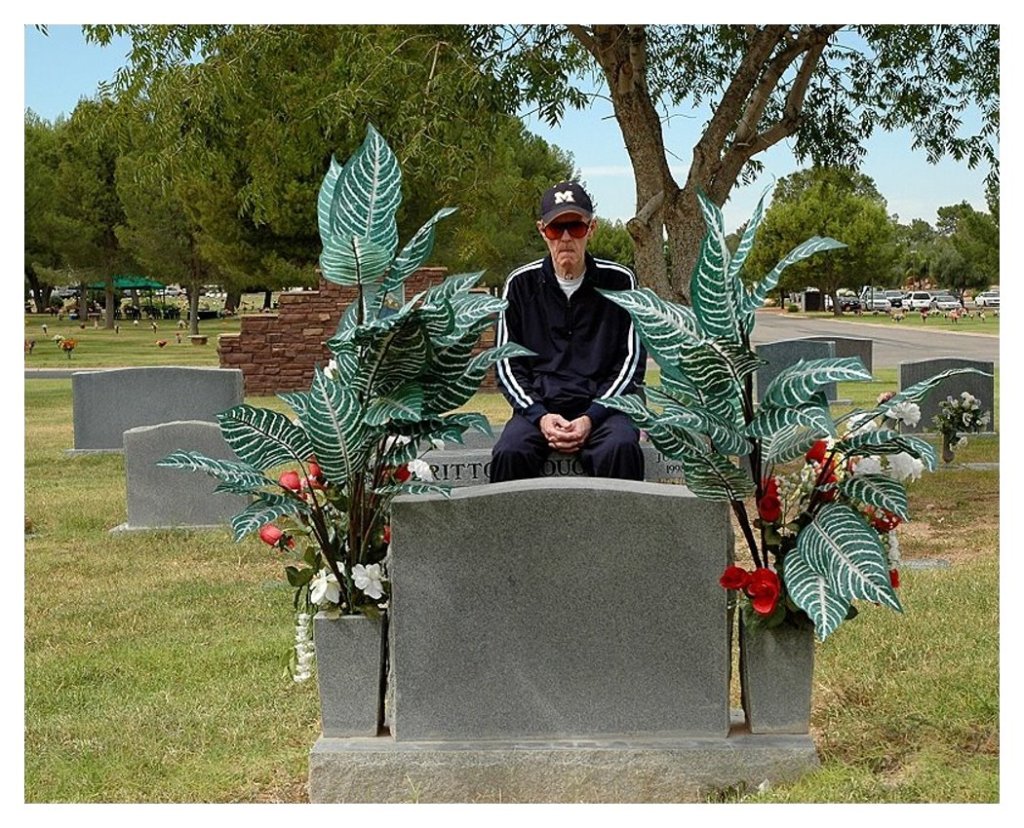 26G-PEO_06J01B0159-03_Ken_Peterson_Cemetary+01